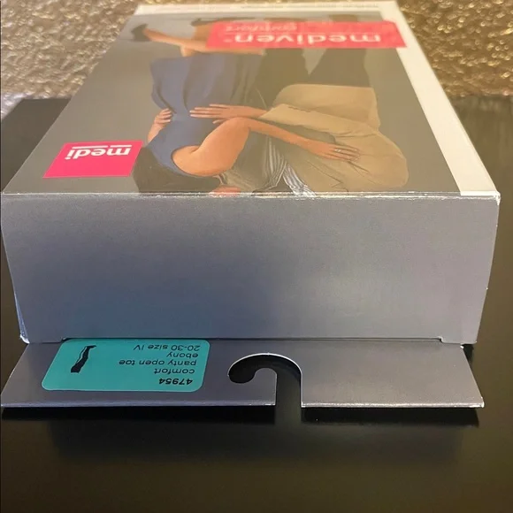 Medi Mediven Comfort Compression Stockings - Picture 10 of 13